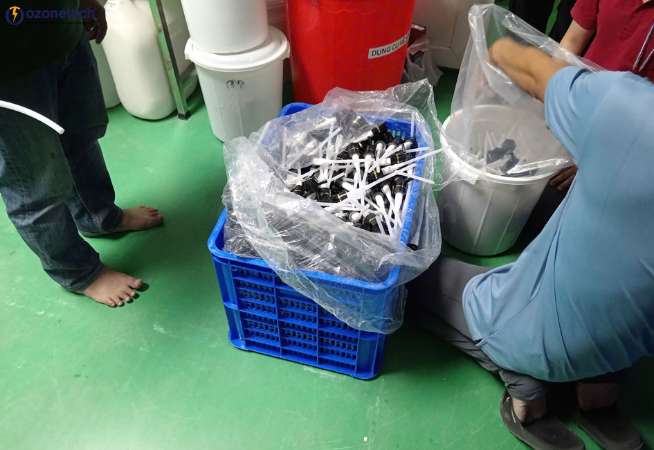 may-ozone-diet-khuan-chi-tiet-nhua-san-xuat-my-pham